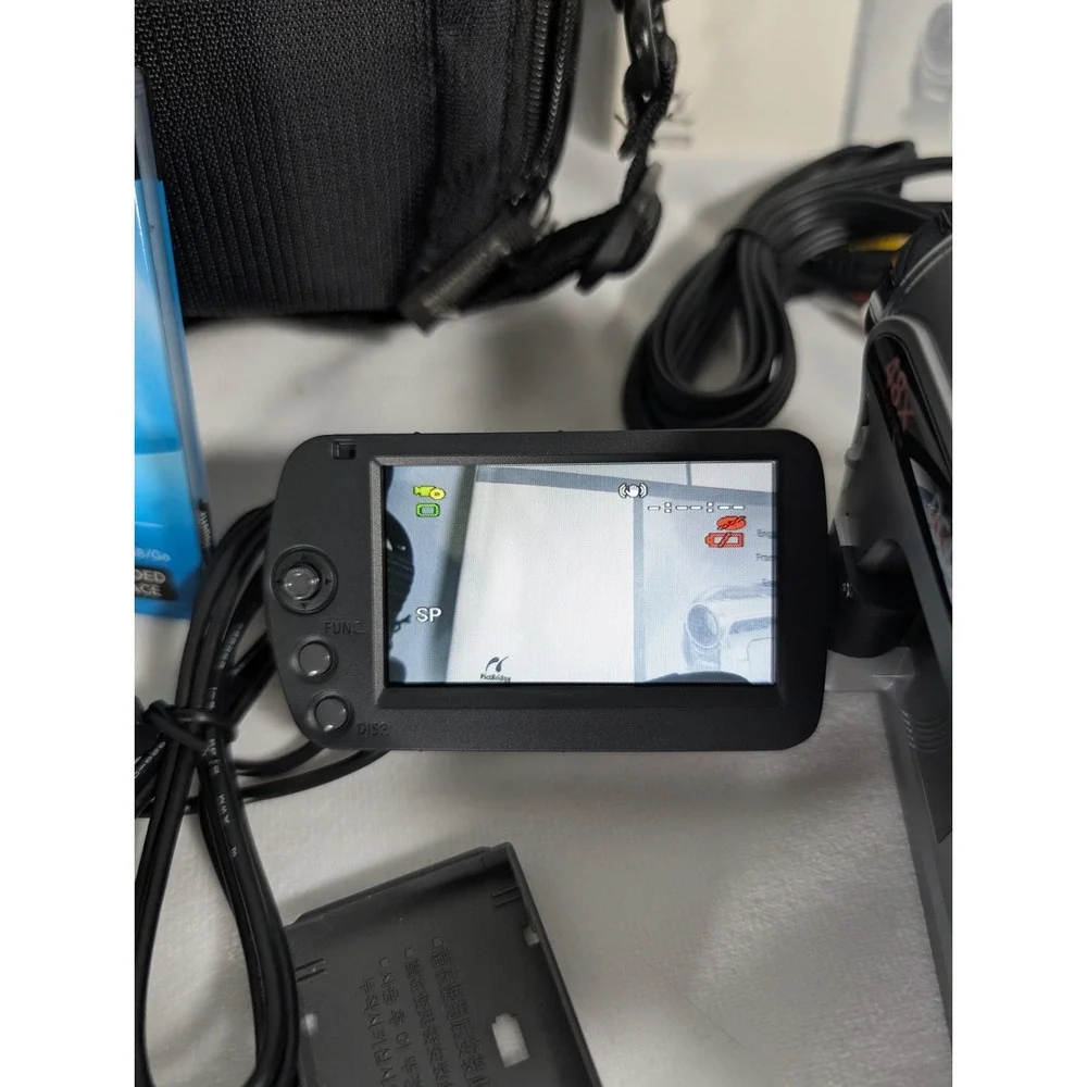 Canon DC420 DVD Camcorder Video Camera with Extras